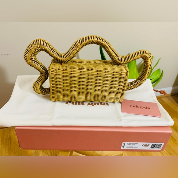 Cult Gaia Elsa Clutch in Raffia - Picture 8 of 10